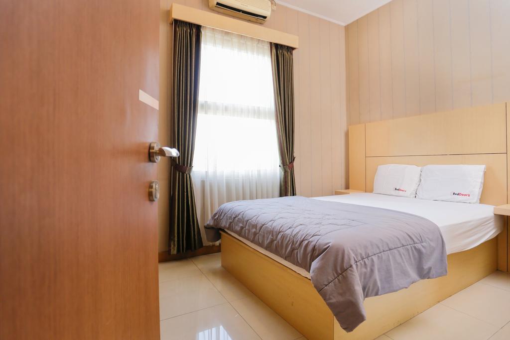 Reddoorz Plus @ Candrawulan Buahbatu Bandung Buitenkant foto